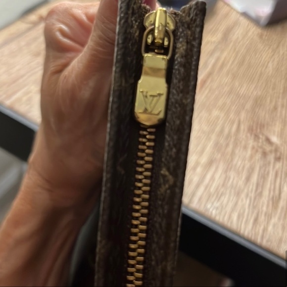 Authentic Louis Vuitton Make-up Bag - Picture 2 of 7